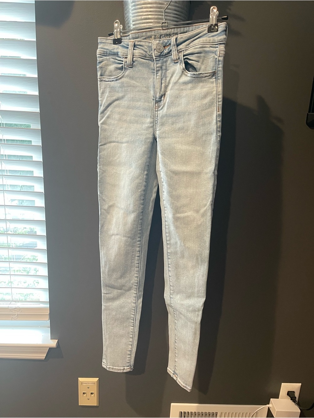 American Eagle Outfitters Light Wash Skinny Jeans - Light Blue